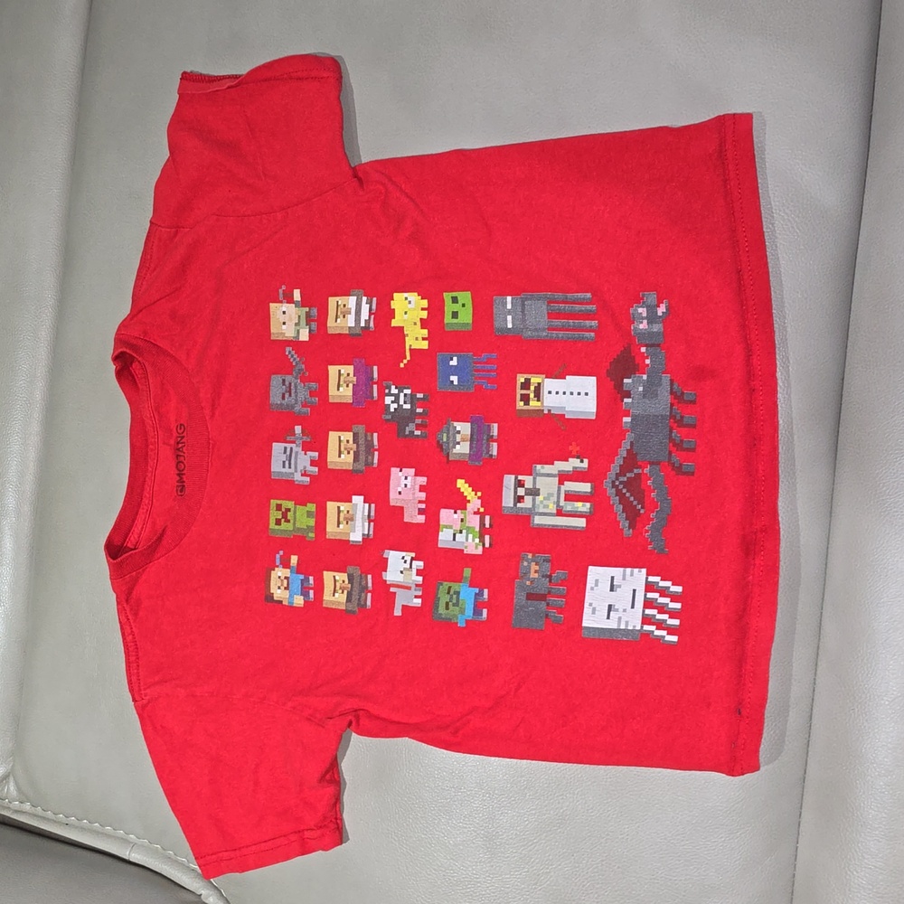 Minecraft tee size xsmall